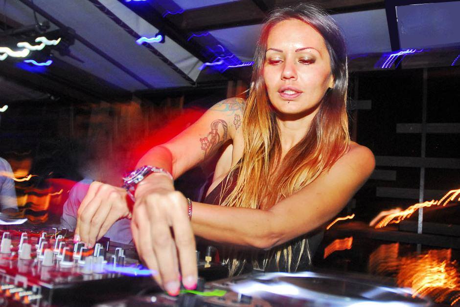 best female dj delhi
